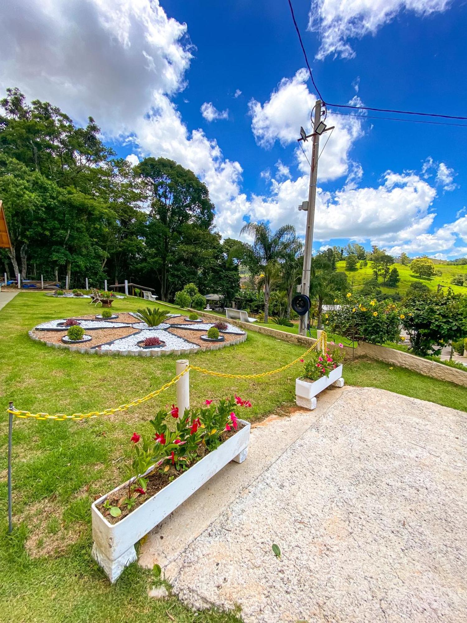 Pousada Flores Do Campo Águas de Lindóia Екстериор снимка